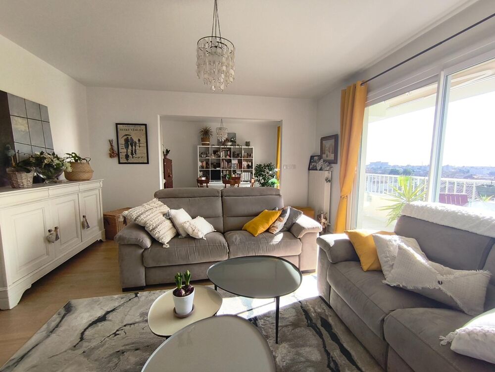 Vente Appartement Lumineux T4 avec de beaux volumes et balcons. Bordeaux
