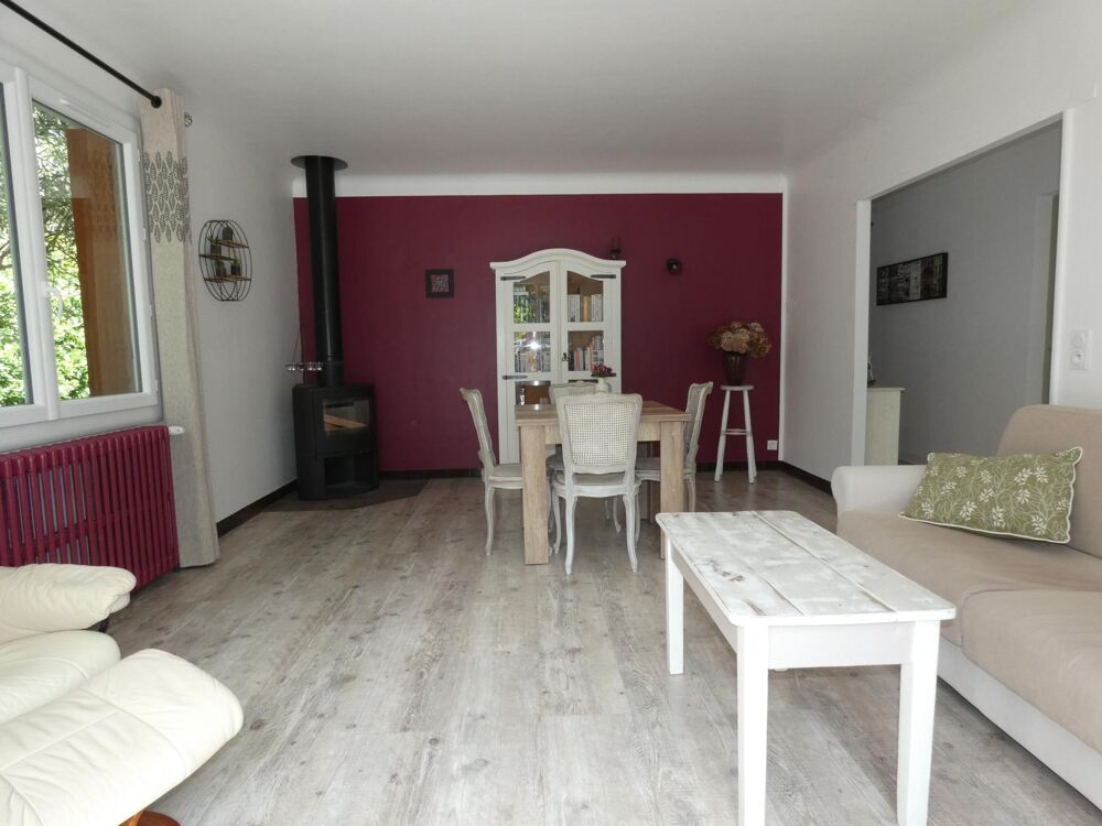 Vente Maison Charmante villa rénovée T4 de 100m² avec grand garage en rez-de-chaussée, grande terrasse avec vue dégagée et jardin. Ginoles