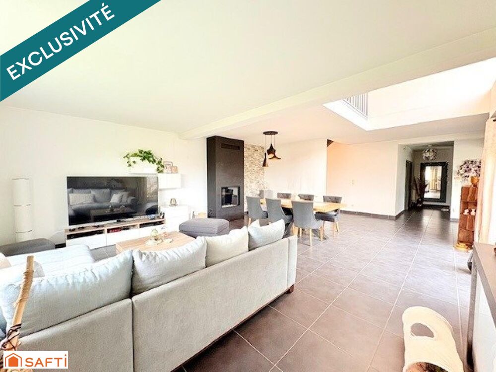 EN EXCLUSIVITÉ  Superbe pavillon individuel de 160 m² semi plain-pied à Saint-Amand-les-Eaux avec garage