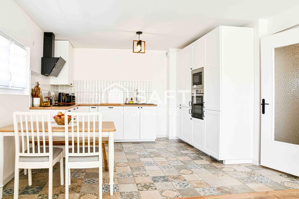 Maison rénovée avec élégance - 5 chambres - Emplacements idéal - LAGNIEU 01150