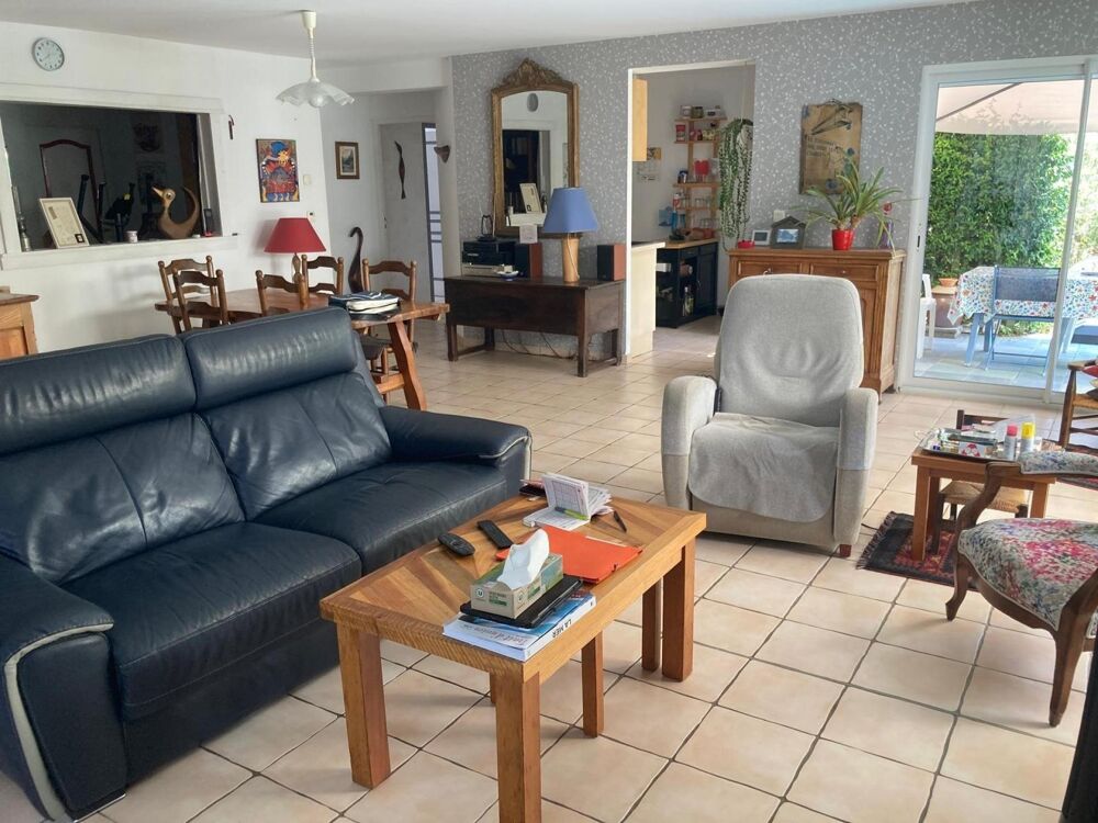 Ensemble immobilier maison / appartement T2 / studio T1 bis de 210 m² de plain pied