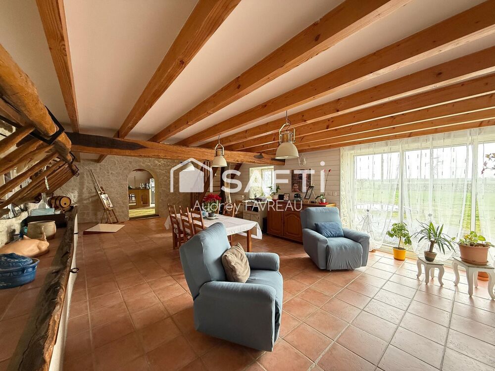 Vente Maison Authentique fermette en pierre, beaux volumes Thenezay