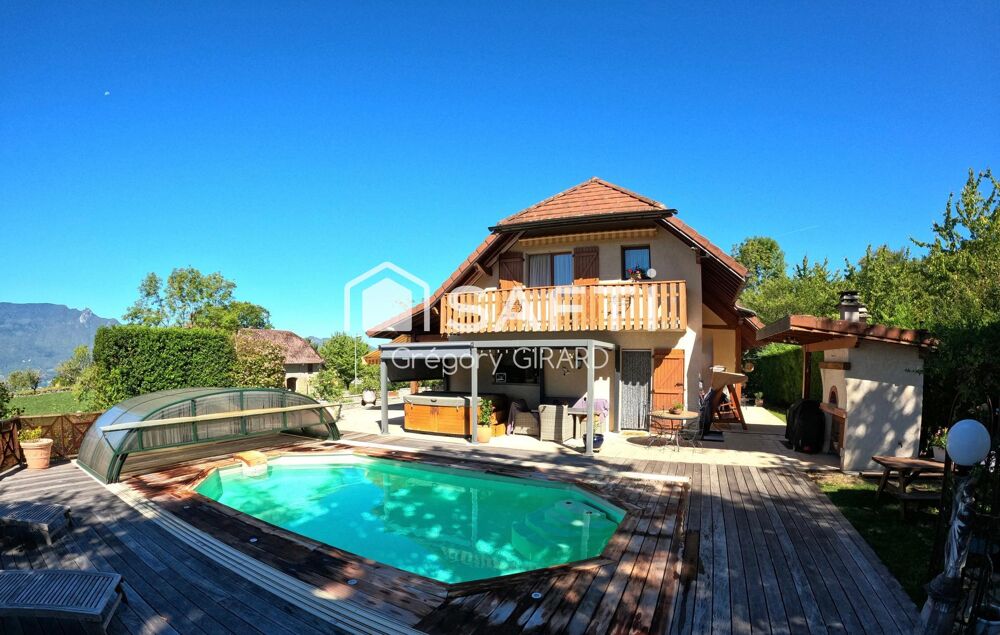 Dominant le petit village de Clarafond,cette maison darchitecte édifier en 1998 offre une position dominante et une vue panoram