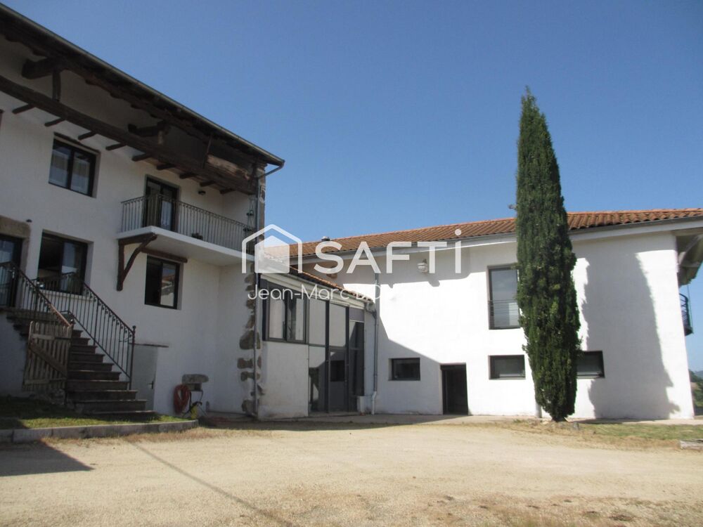 Maison 11 pièces 324 m² · à Saint-Pierre-le-Vieux · 324 m² · 650 000 €