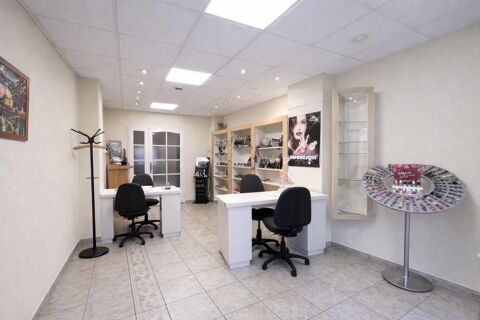 Local commercial – Emplacement central &agrave; Saint-Avold 48000 57500 Saint-avold