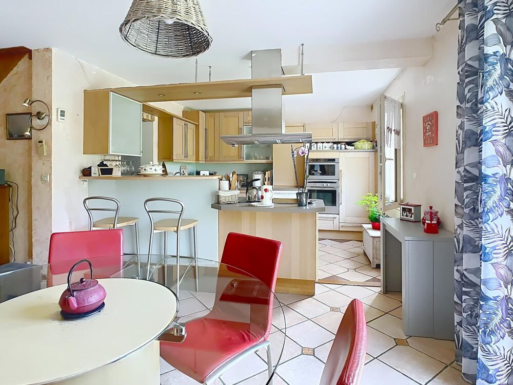 Maison individuelle sous sol total 3 chambres possibilite 4