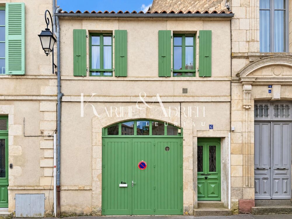 Location Appartement Appartement T2 hors copropriété dans le cœur de ville Fontenay-le-comte