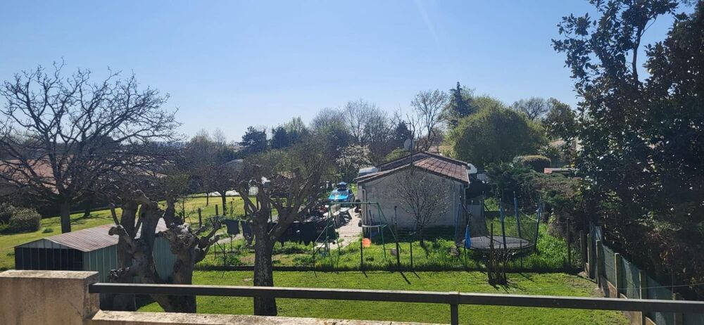 Propriété comprenant 2 maisons pour une superficie bâtie de 300m² sur terrain de 2 200 m²