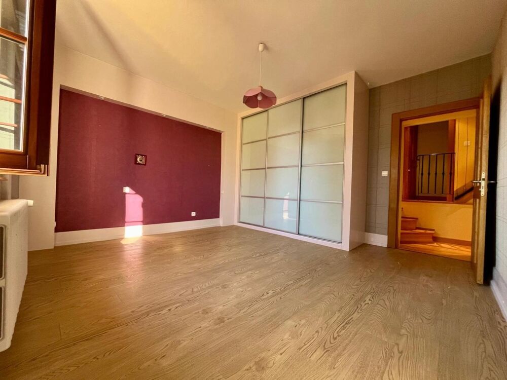PORT-LESNEY  MAISON DE CARACTÈRE RÉNOVÉE AVEC 2 056 M² DE TERRAIN
