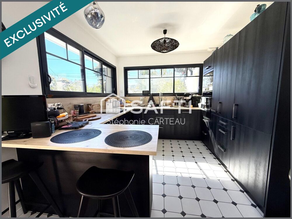 Vente Maison Andernos centre - Arcachonnaise contemporaine d'exception de 2024 d'une surface de 132 m2 avec double garage de 40 m2. Andernos-les-bains