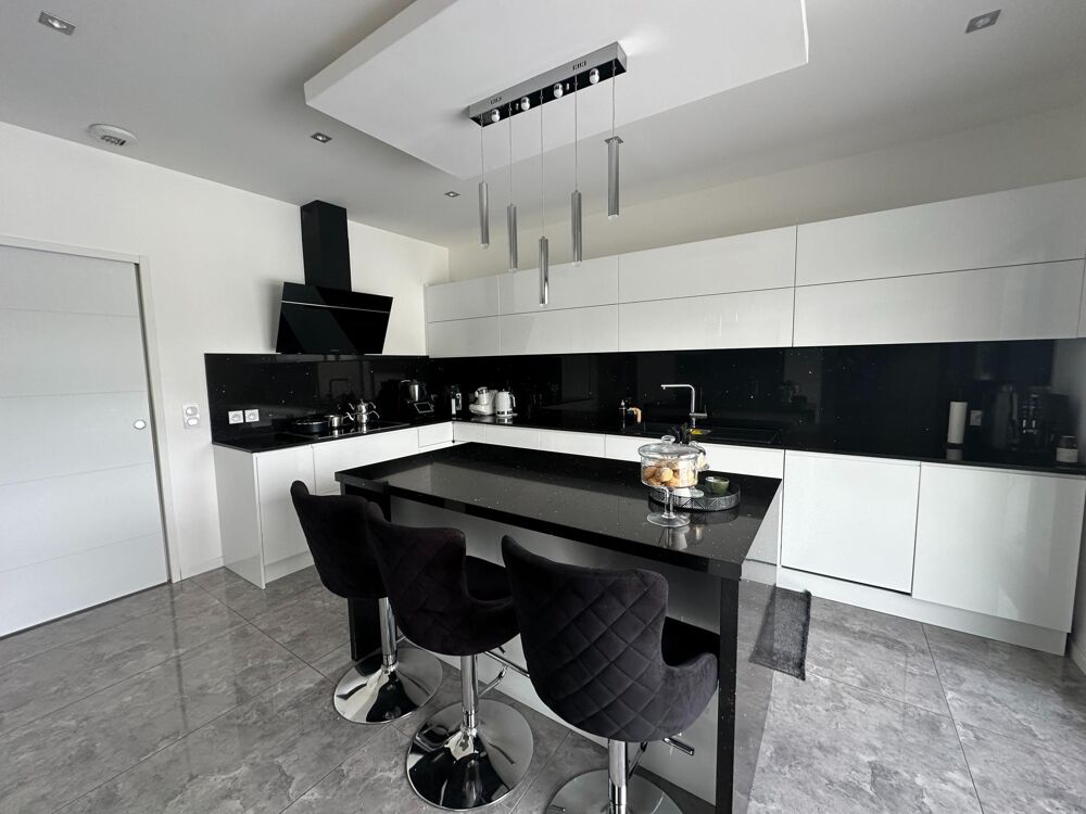 Vente Maison Maison récente de 143 m² avec piscine – Environnement calme à Croignon Creon