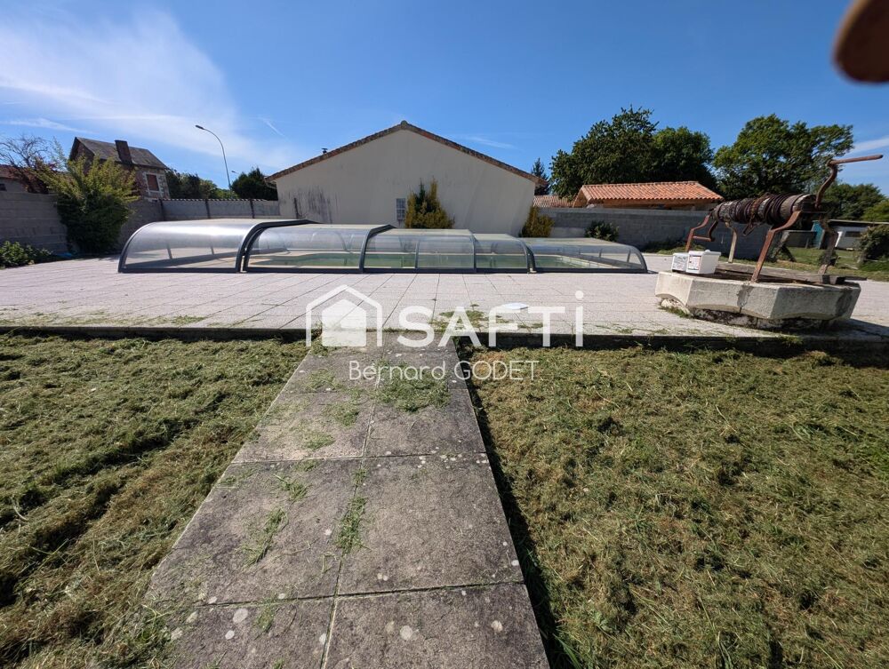 Vente Maison Maison de caractère 1870 rénovée – 230 m²  environ– 5 chambres – Piscine – Terrain clos . Saint-romain