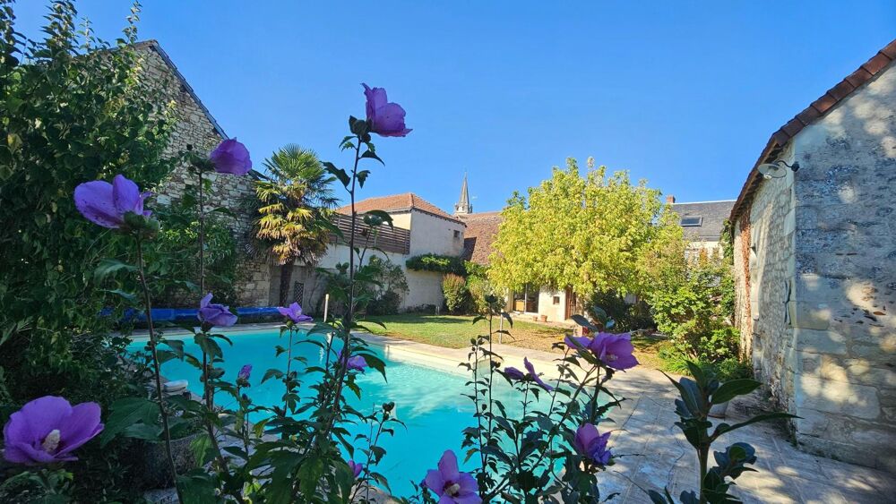 Vente Maison Bien d'exception au cœur du village, avec jardin et piscine chauffée et climatisation. Yzeures-sur-creuse