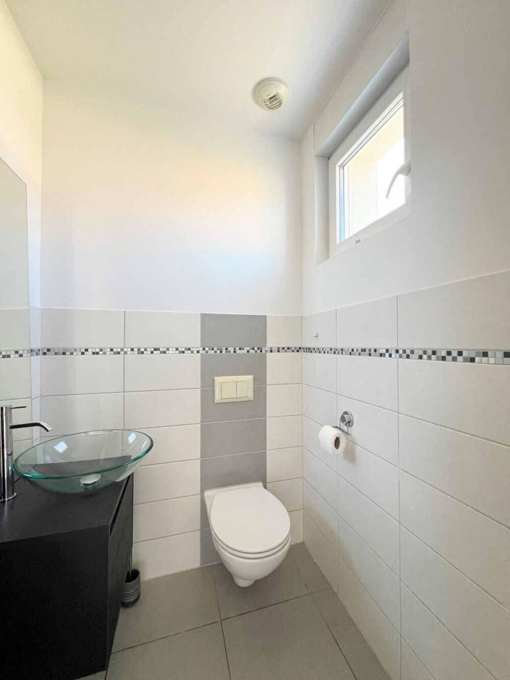 Vente Appartement Maison mitoyenne de 125 m2 moderne avec grande terrasse, garage et place de parking Village-neuf