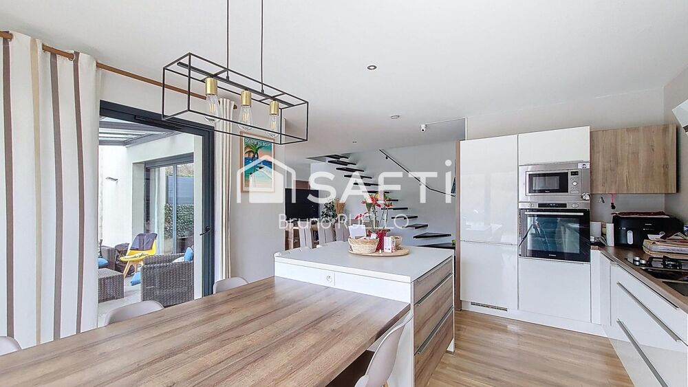 Vente Maison Villa r�cente et contemporaine � Montesquieu-des-Alb�res Montesquieu-des-alberes