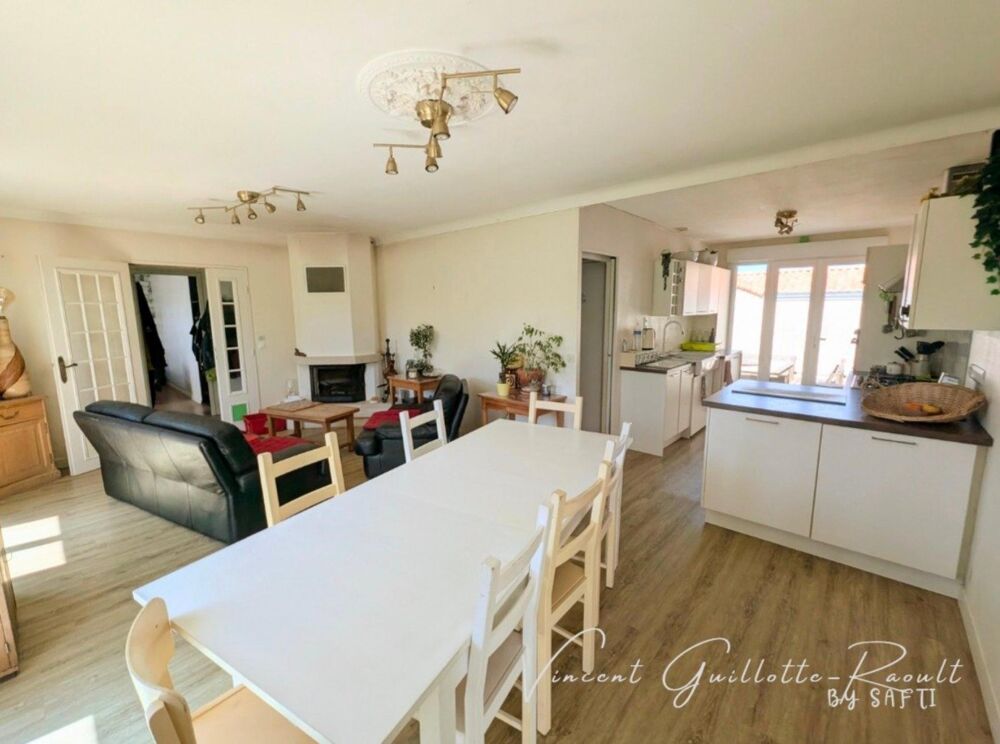 Vente Maison Maison familiale 6 pièces avec 5 chambres sur terrain de 480 m². Port-saint-pere