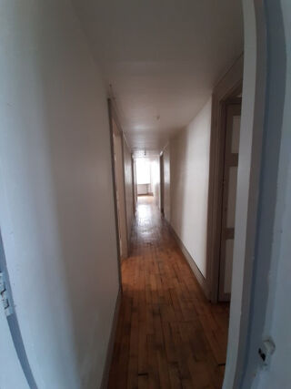  Appartement à louer 5 pièces 139 m²