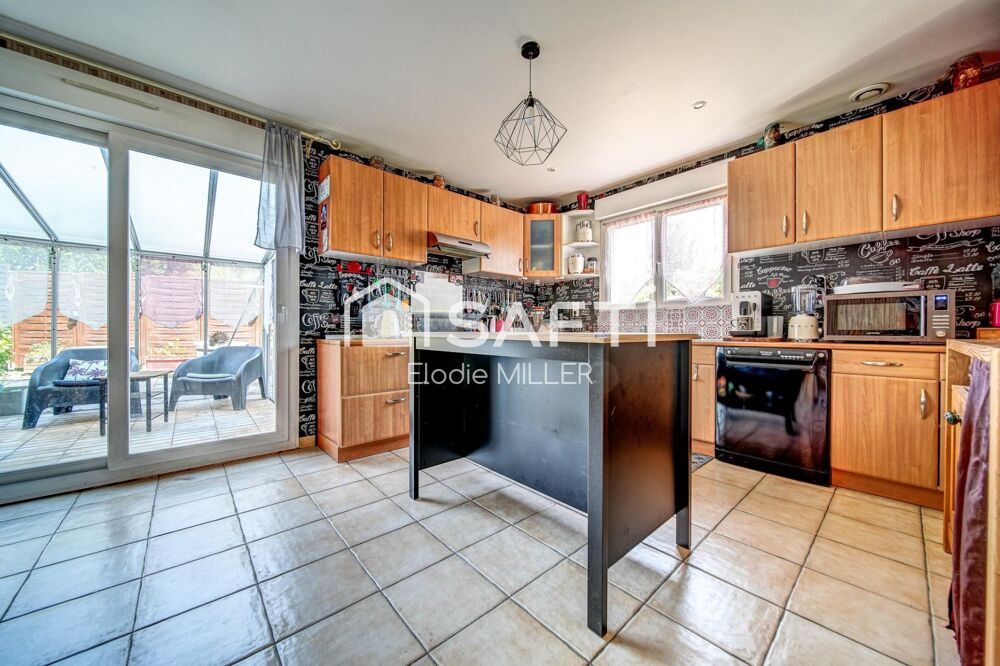 3 Chambres, bureau, véranda et jardin : Une maison pensée pour la vie de famille !