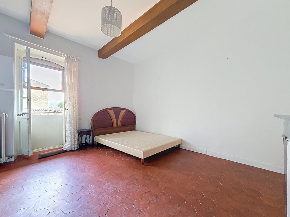 Appartement T3 de 77 m² avec caves voûtées et jardin collectif  Graissessac