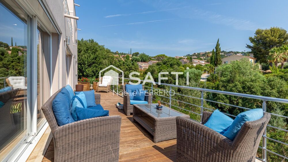 villa contemporaine aux Issambres plage à pied, belles prestations