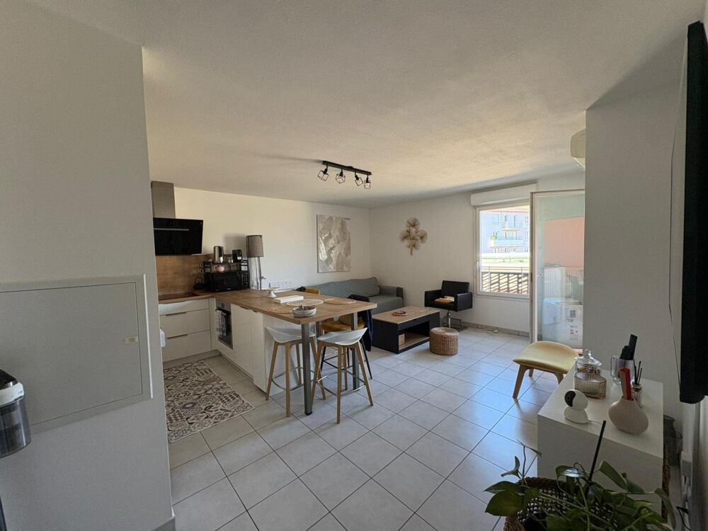 Appartement T2 46 m2 avec agréable terrasse et ascenseur - Parking privatif en sous-sol