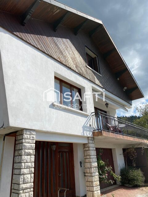   Terrain constructible de 1 220 m� � l'arri�re de la maison Maison - 7 pi�ce(s) - 131 m�