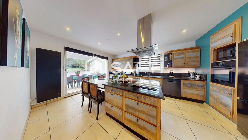 à vendre  Maison Saint-Gilles (30800)