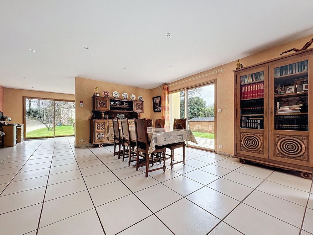 Vente Maison Propriété spacieuse avec grand hangar proche Vannes ouest Grand-champ