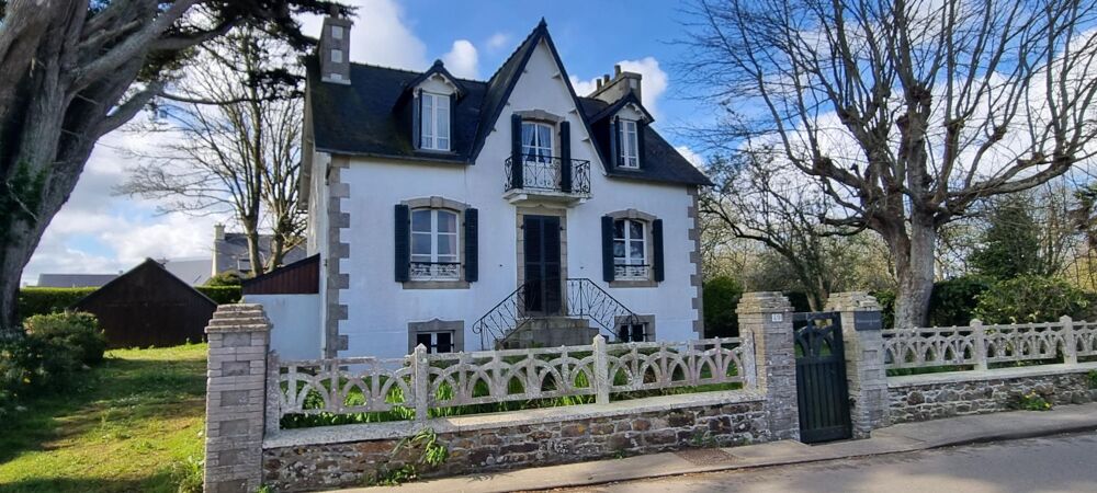Maison néo bretonne / bourgeoise avec fort potentiel au bourg de Plougasnou