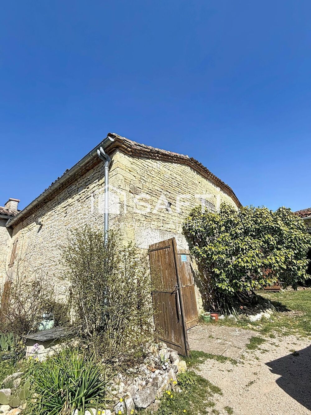 Maison en pierre + granges  Idéal artisan/projet locatif