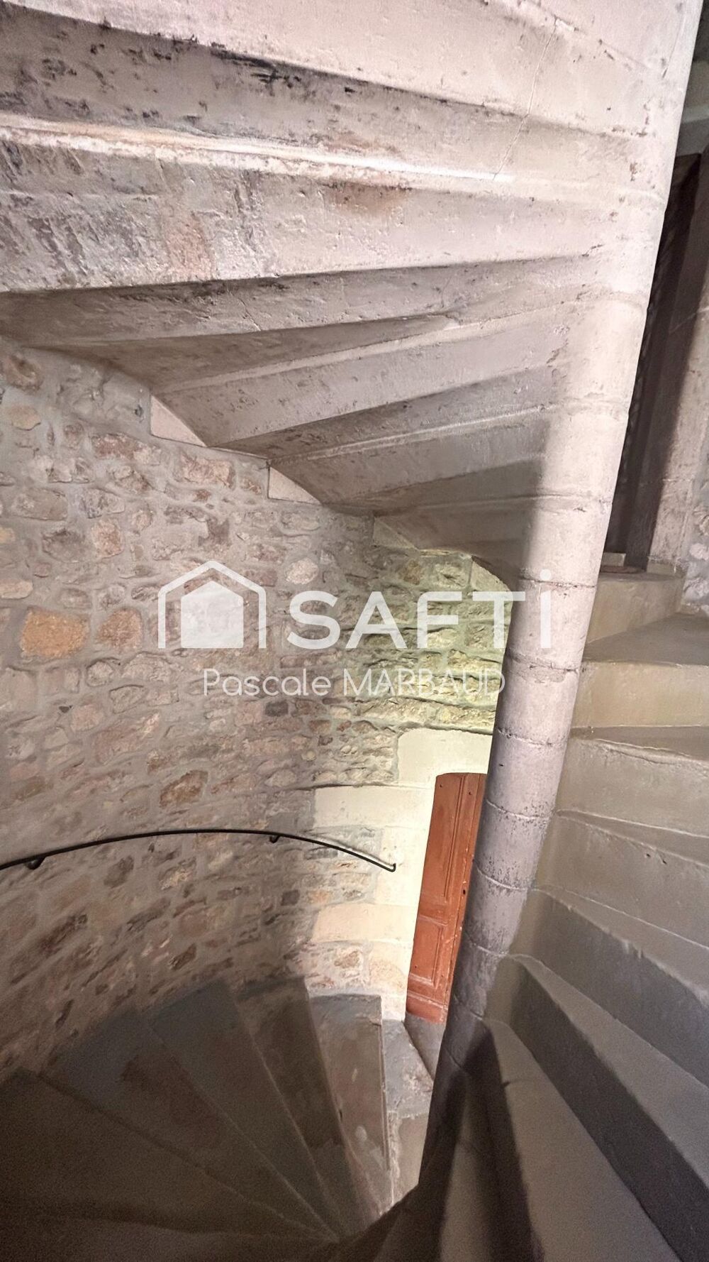 Vente Maison Grande maison familliale ou immeuble sur un terrain de 558 m� clos. Mondragon