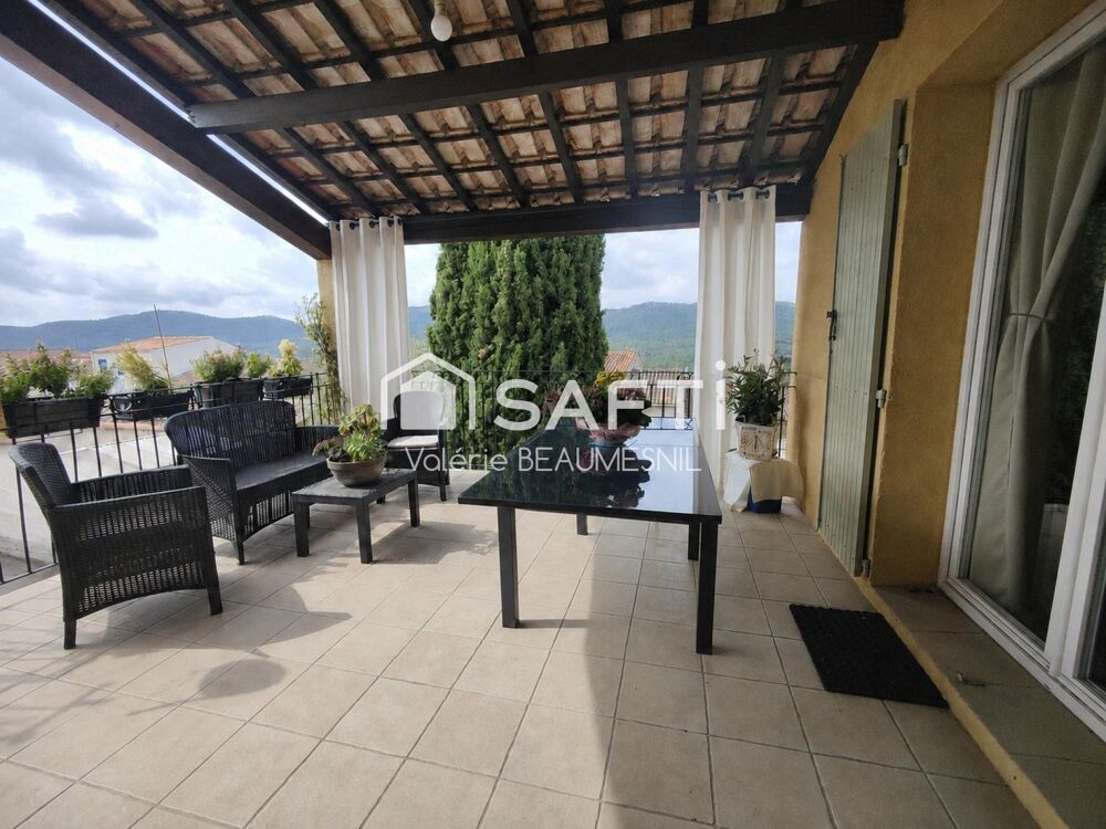 Et si votre prochain chez-vous se trouvait tout en haut du village, là où la vue devient le décor du quotidien ?