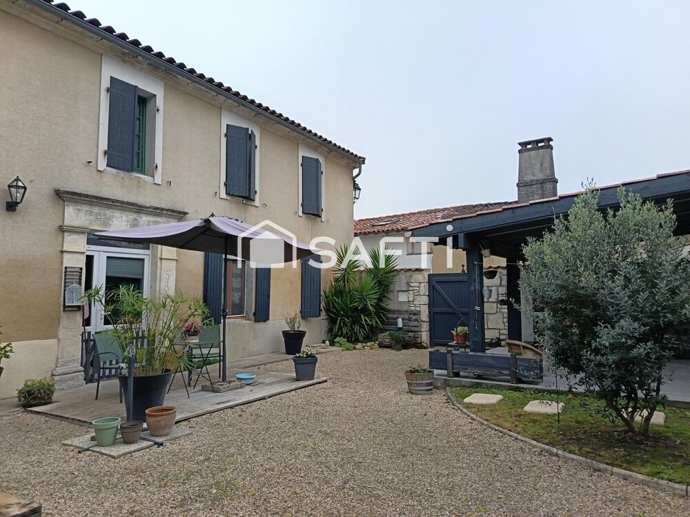 Vente Maison Proche Cognac, maison charentaise rénovée. Jardin clos sans vis à vis. Salignac-sur-charente