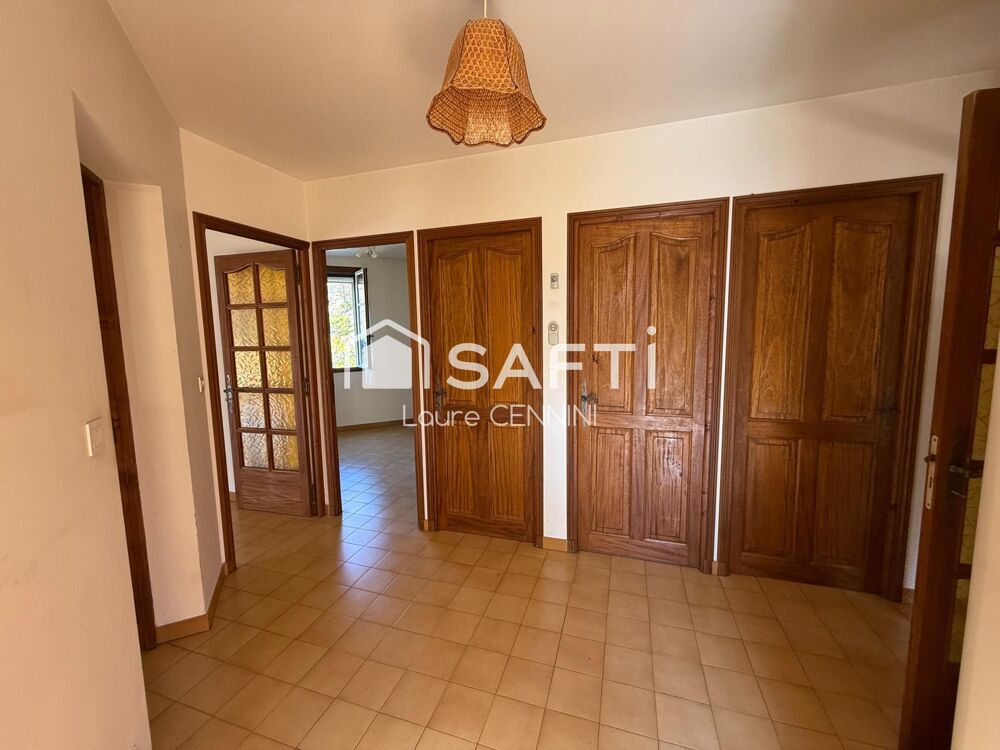 Maison de belle facture sur 12 500 m² de terrain