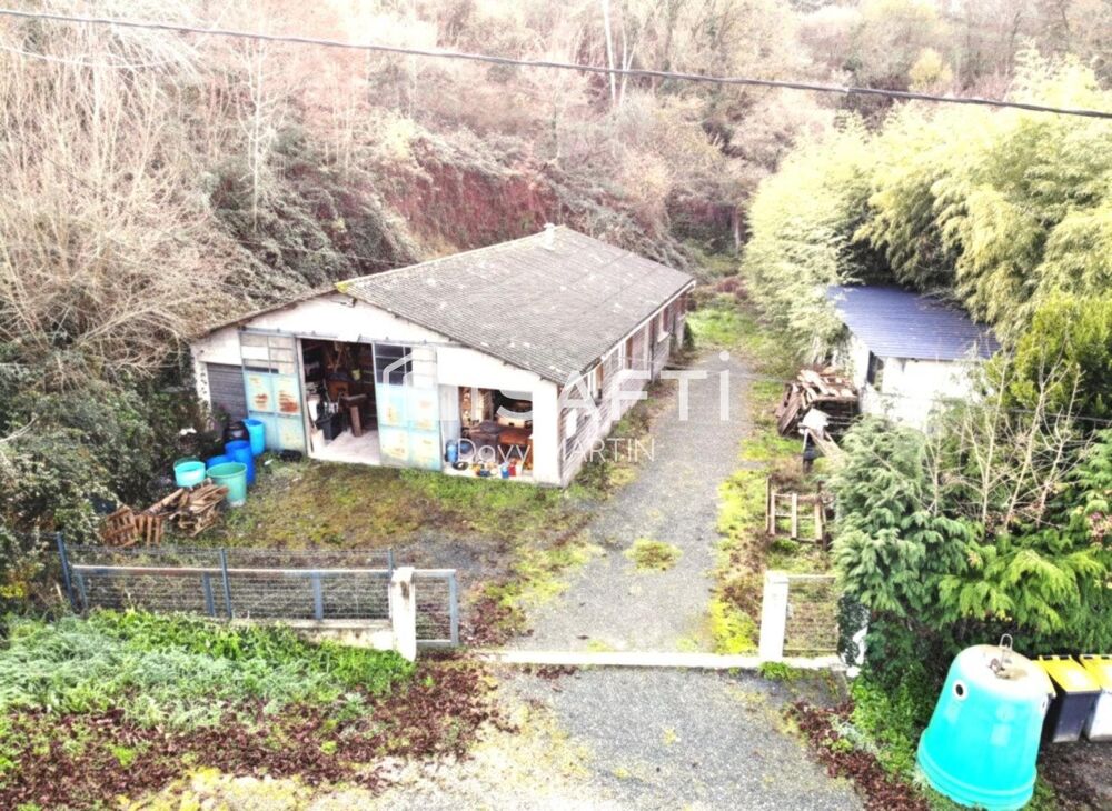 Maison 1 pièce 140 m² · à Coupiac · 140 m² · 64 000 €