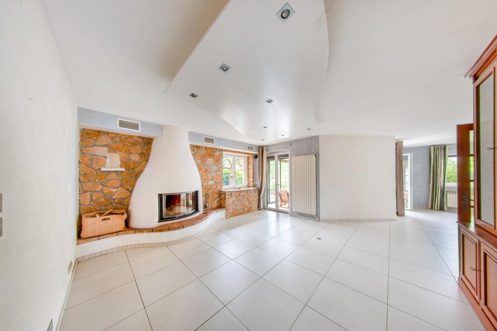 Vente Maison villa d'architecte de 300m² avec piscine de 12,50x5m sur un terrain de 2512m² Steinbach