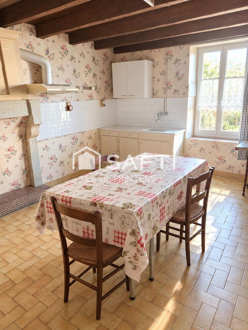 Maison ancienne en pierre avec beaux volumes et fort potentiel