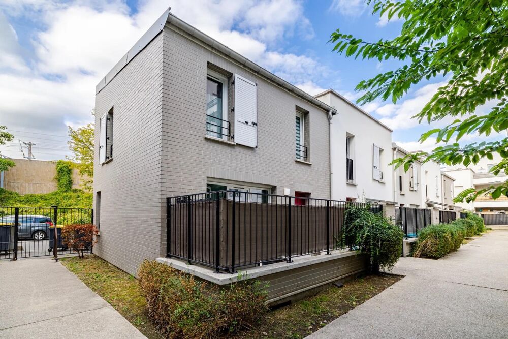 Vente Maison MAISON DE VILLE DE 2014,  3 PIECES, 65 M² AVEC TERRASSE ET LOGGIA Stains