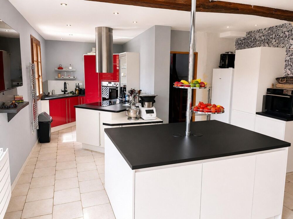 Longère rénovée avec garage et dépendance