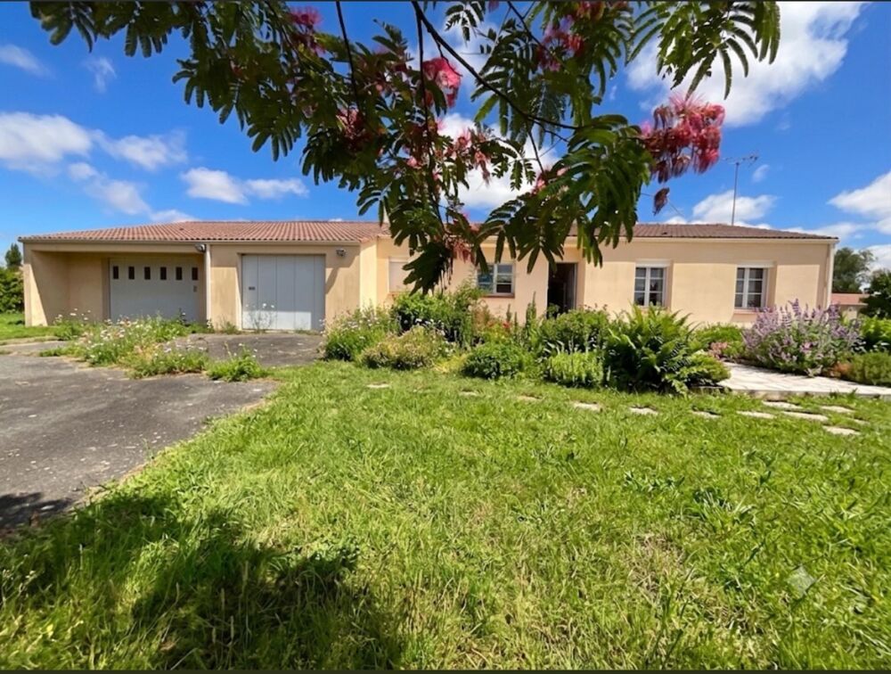 Maison de plain 91m2, 2 garages, potentiel agrandissement et grand terrain