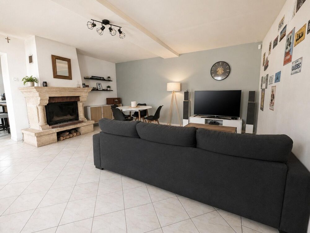 Vente Maison Maison familiale 130 m² à Lézigné– 4 chambres – Dépendance et grand garage/atelier Lézigné