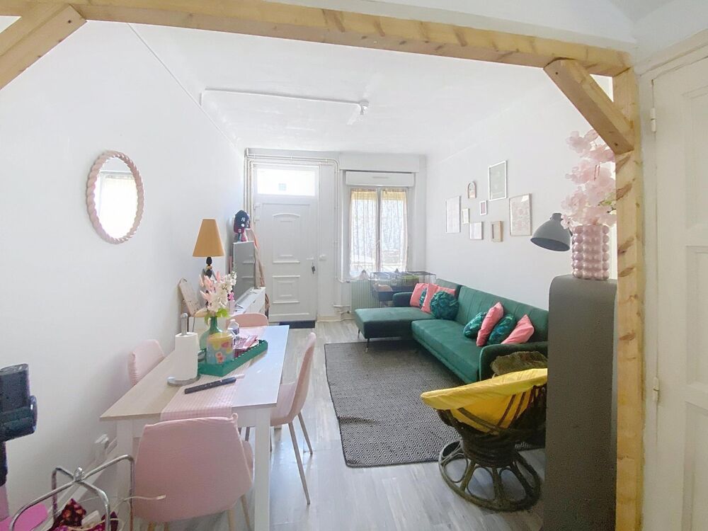 Maison de ville, 74 m², 3 chs, Centre ville Condé sur Noireau, vendue louée
