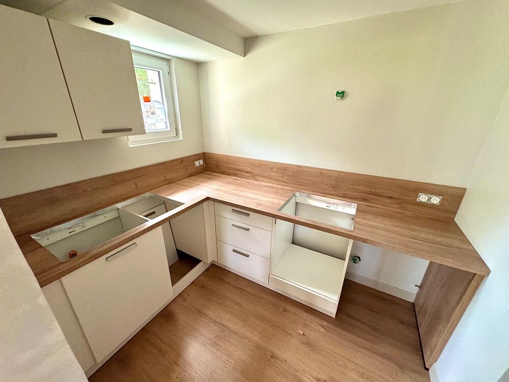 RDJ privatif plain pied ! Refait à neuf, 3 logements