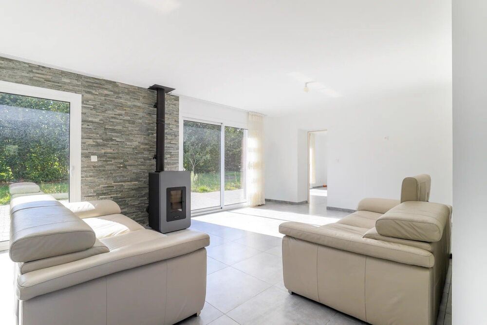 PAVILLON CONTEMPORAIN AVEC VIE DE PLAIN PIED