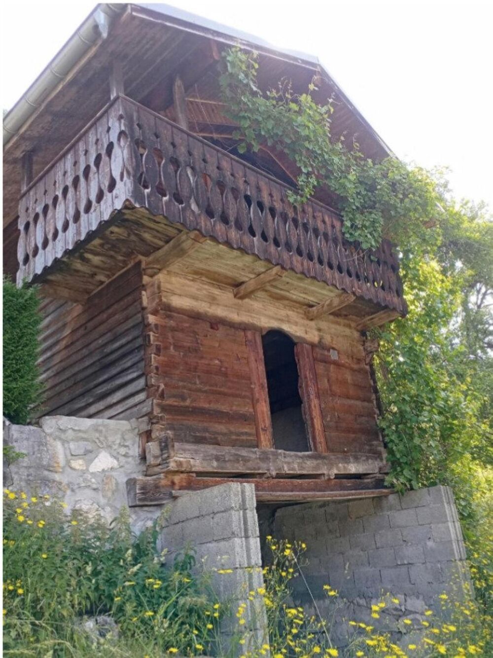 Mazot savoyard authentique avec terrain constructible