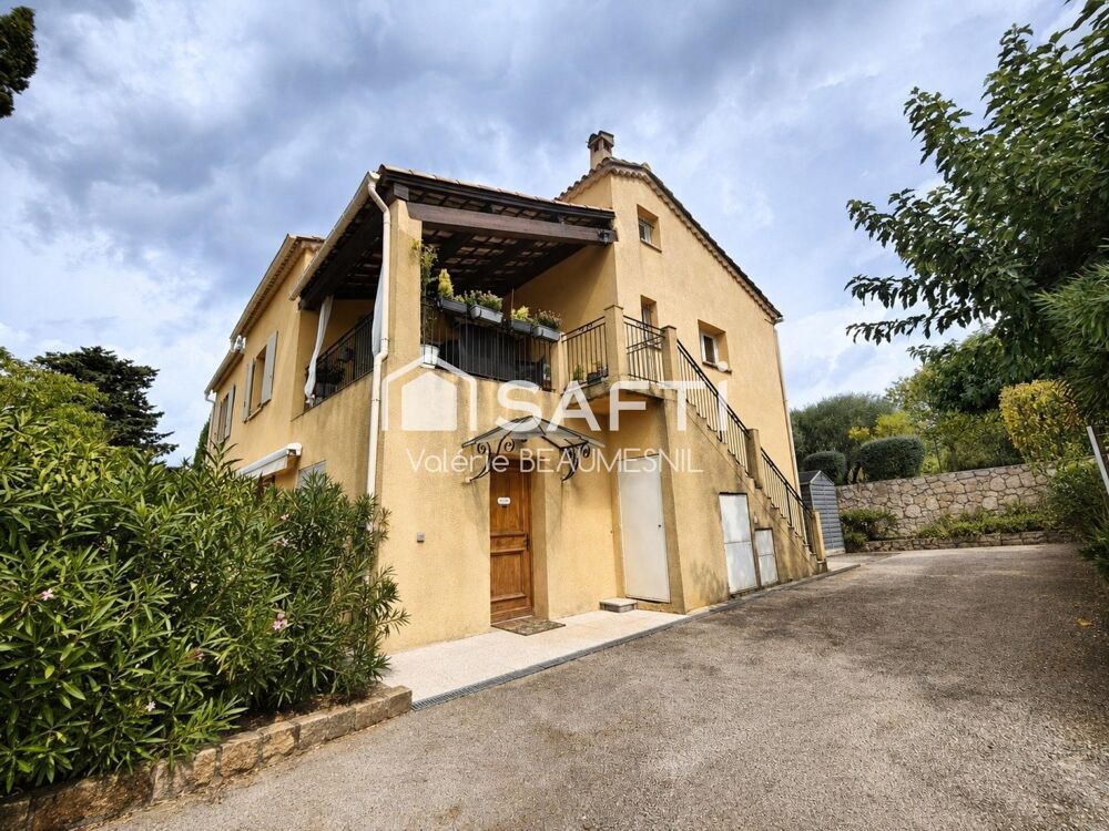 Et si votre prochain chez-vous se trouvait tout en haut du village, là où la vue devient le décor du quotidien ?