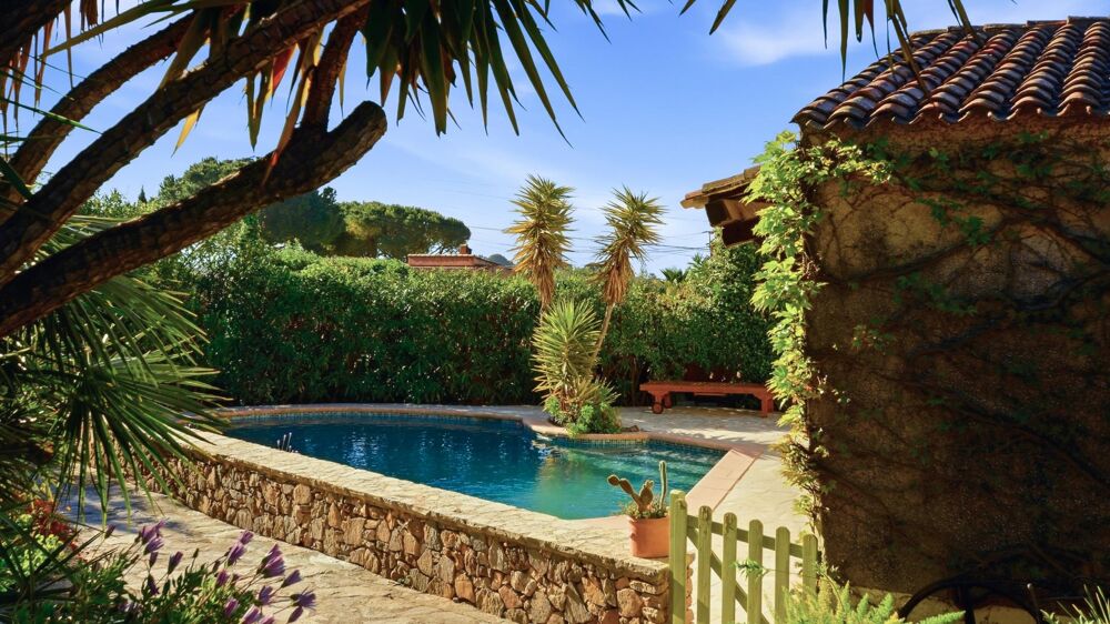 � vendre  Maison Carqueiranne (83320)