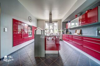  Maison à vendre 10 pièces 275 m²