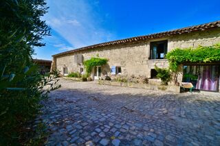  Maison à vendre 10 pièces 840 m²