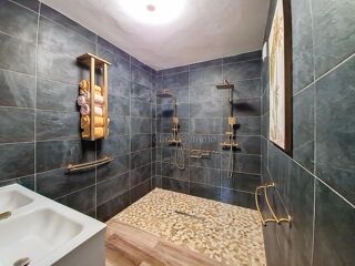  Maison à louer 6 pièces 222 m²